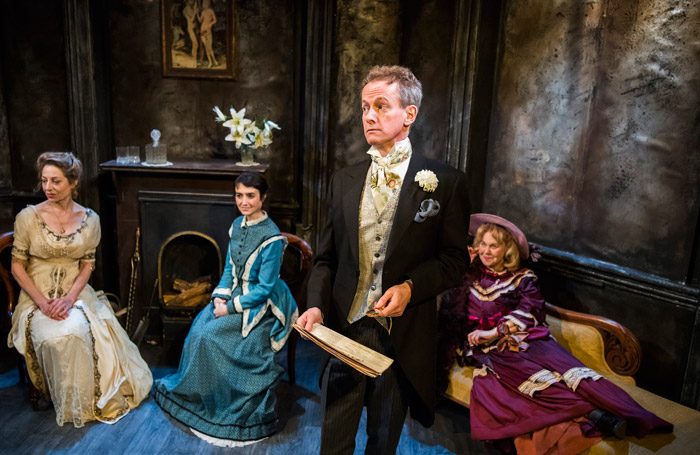 passing-of-the-third-floor-back-finborough-700x455